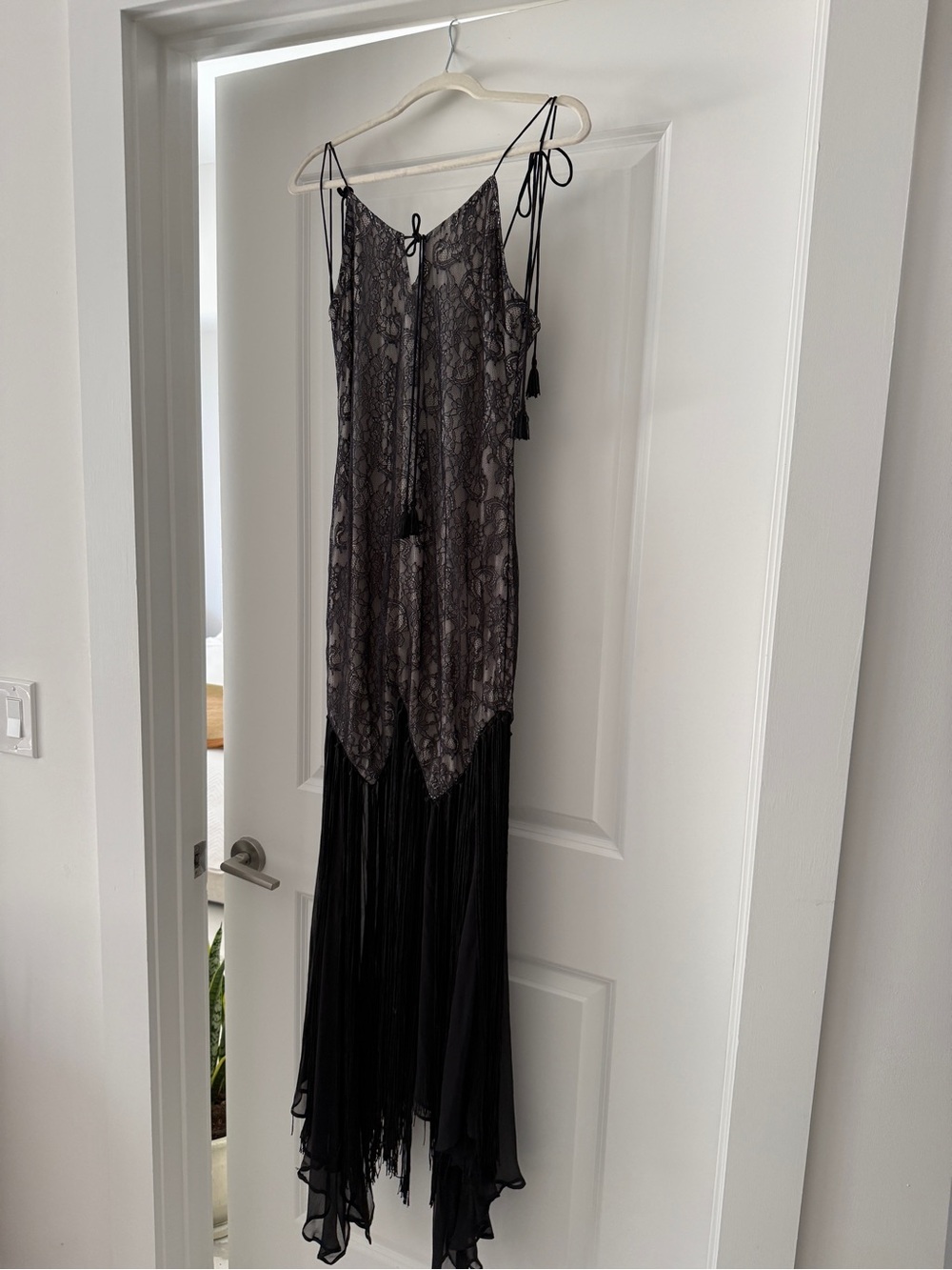 Haute Hippie Alicia Sleeveless Lace Handkerchief cocktail dress - Gown size 4